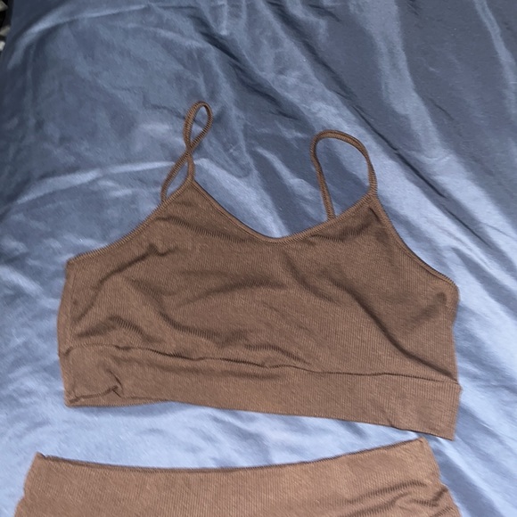 never worn - Picture 3 of 3